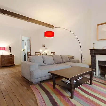 Apartment Montmartre Moquet Paris